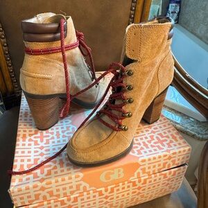 Gianni Bini Tan Lace Up Boots with Red Laces